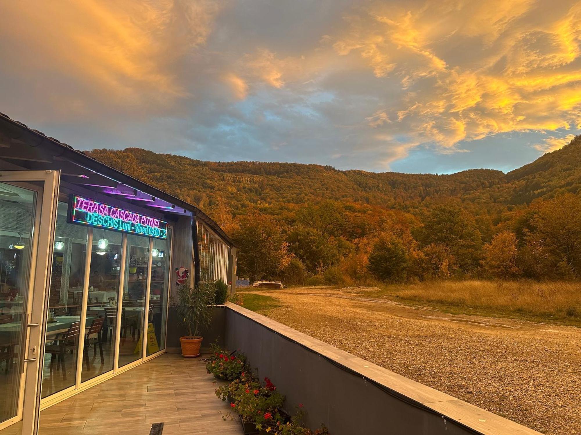 Pensiunea Cascada Putnei Lepşa 외부 사진